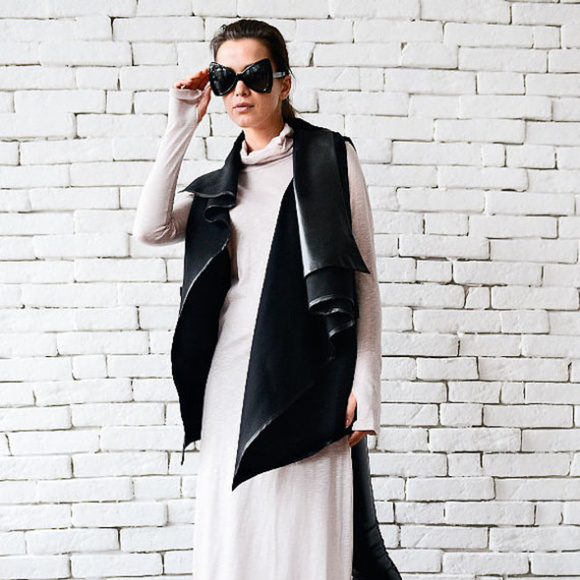 New Asymmetric Black Structured Vest Faux Leather - Picture 7 of 7